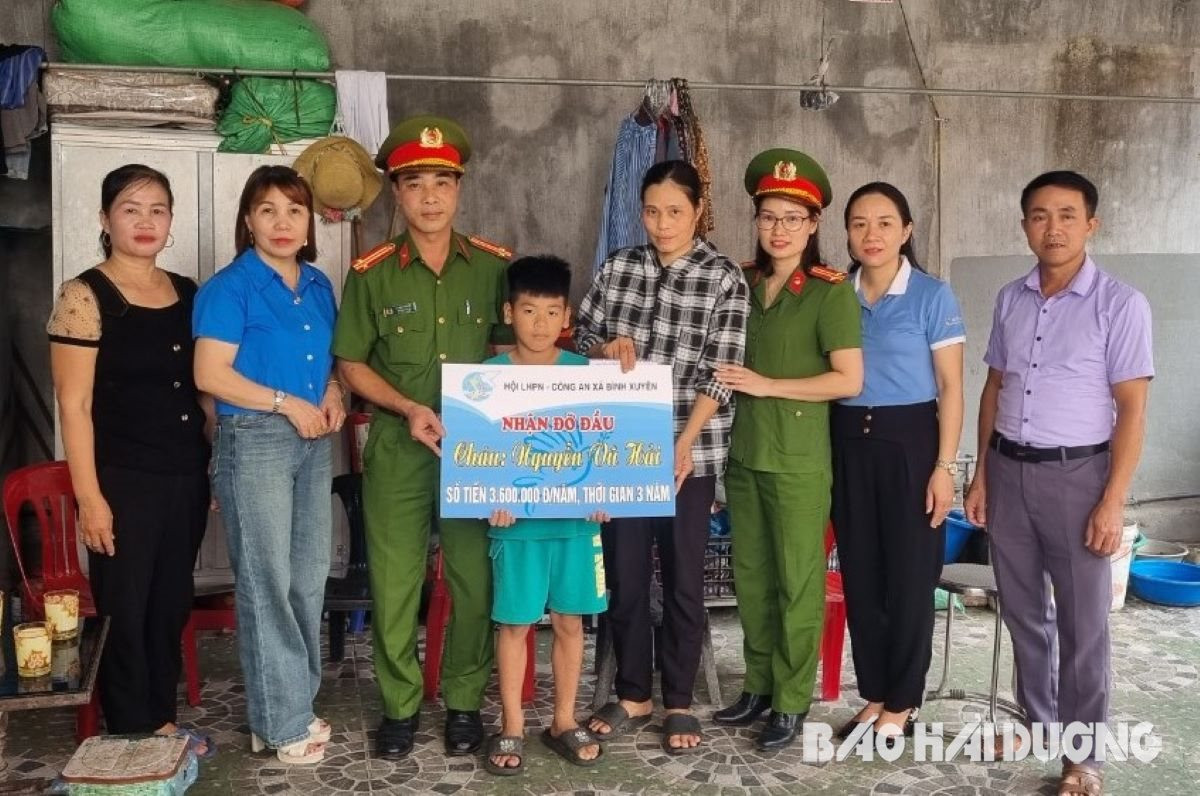 Thêm 6 trẻ mồ côi được lực lượng Công an Bình Giang nhận đỡ đầu